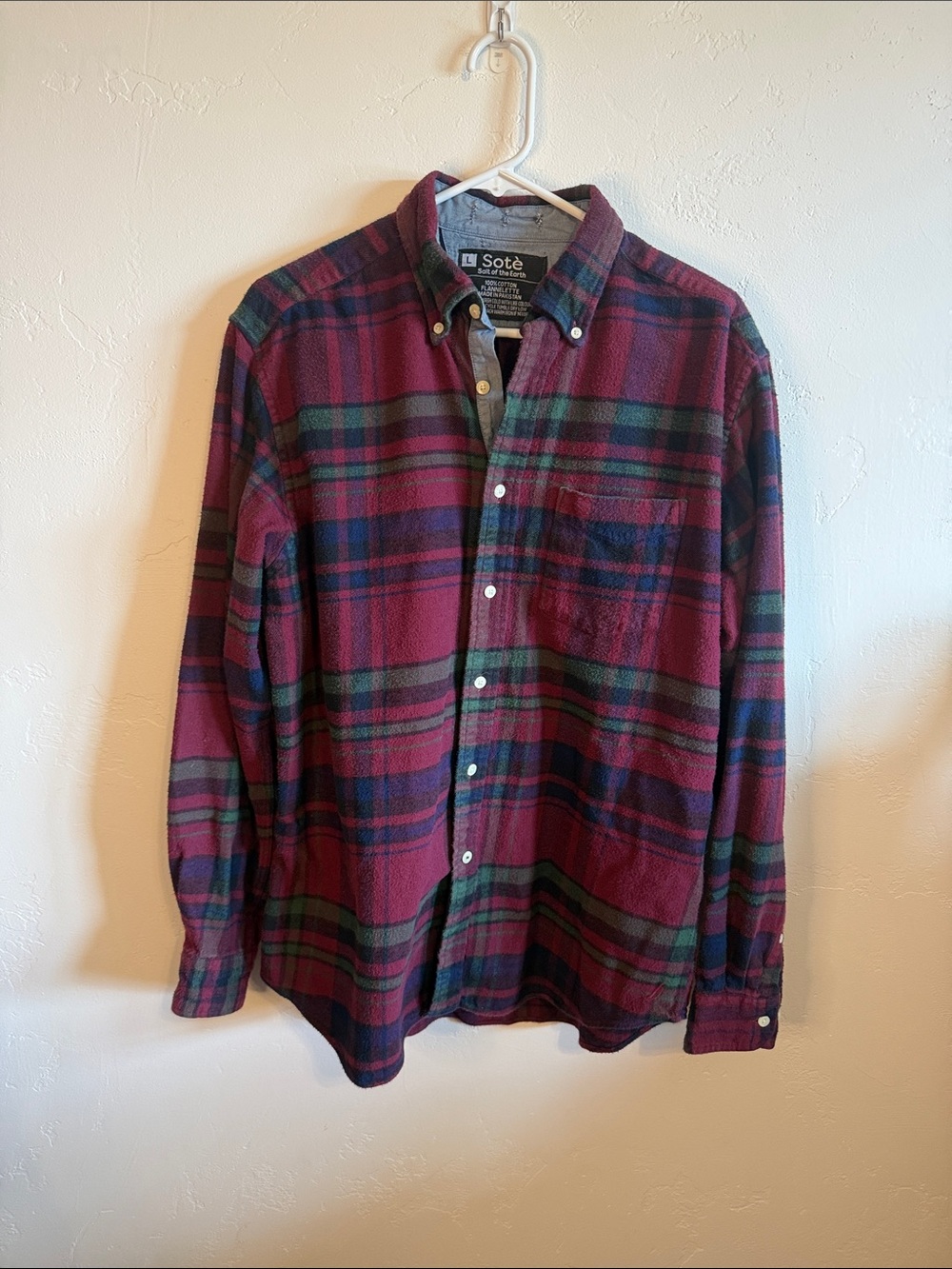 Men’s Burgundy Plaid Long-Sleeve Button-Down Shirt